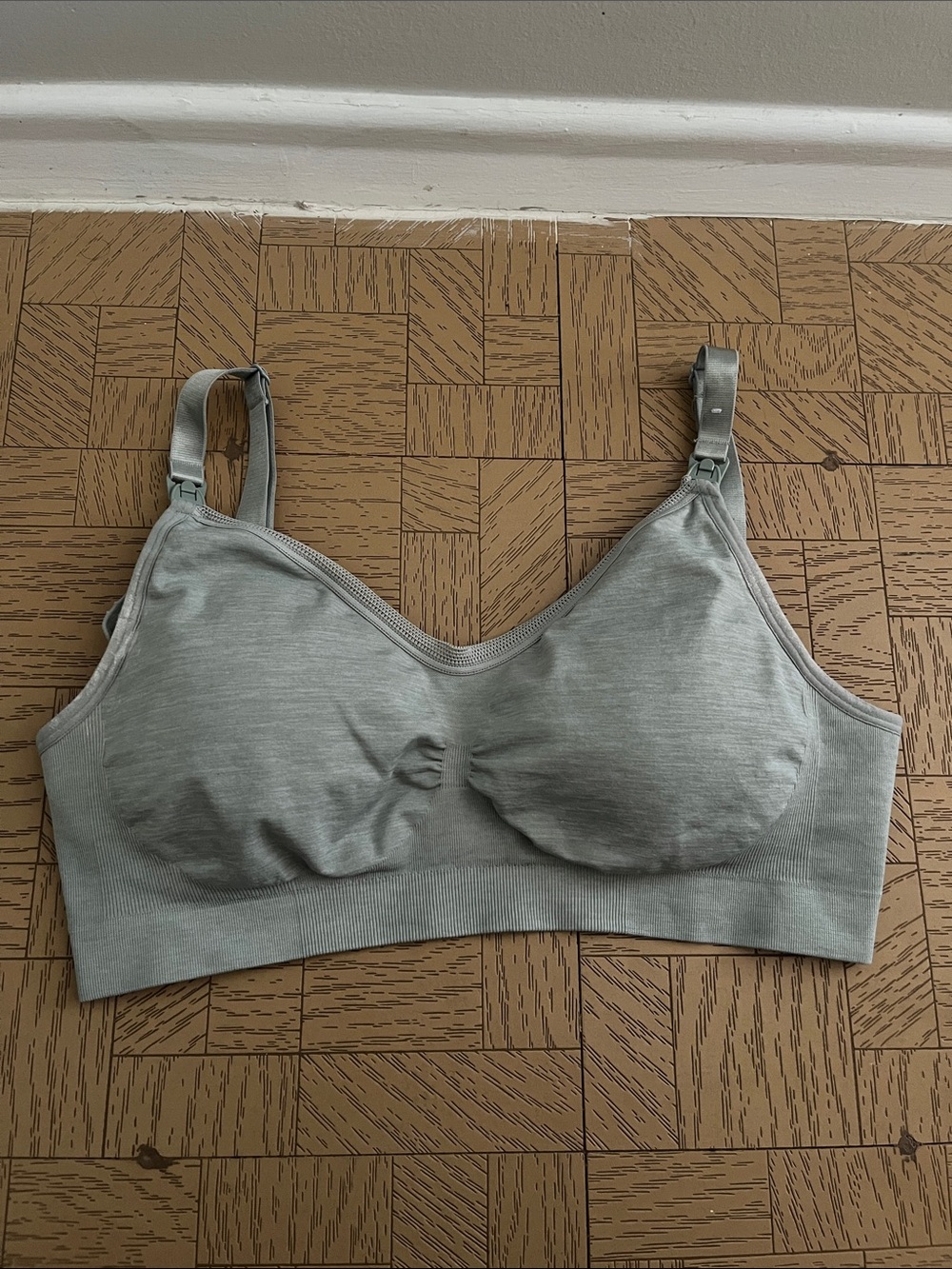 Seamless Wire-Free Nursing Bra in green - Everyday Comfort